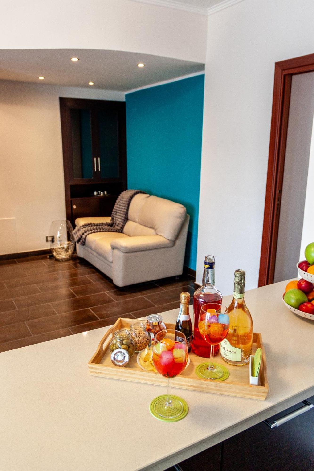 A Casa Di Marco Guesthouse - Apt Di Ciampino E Stazione Per Roma Marino Buitenkant foto