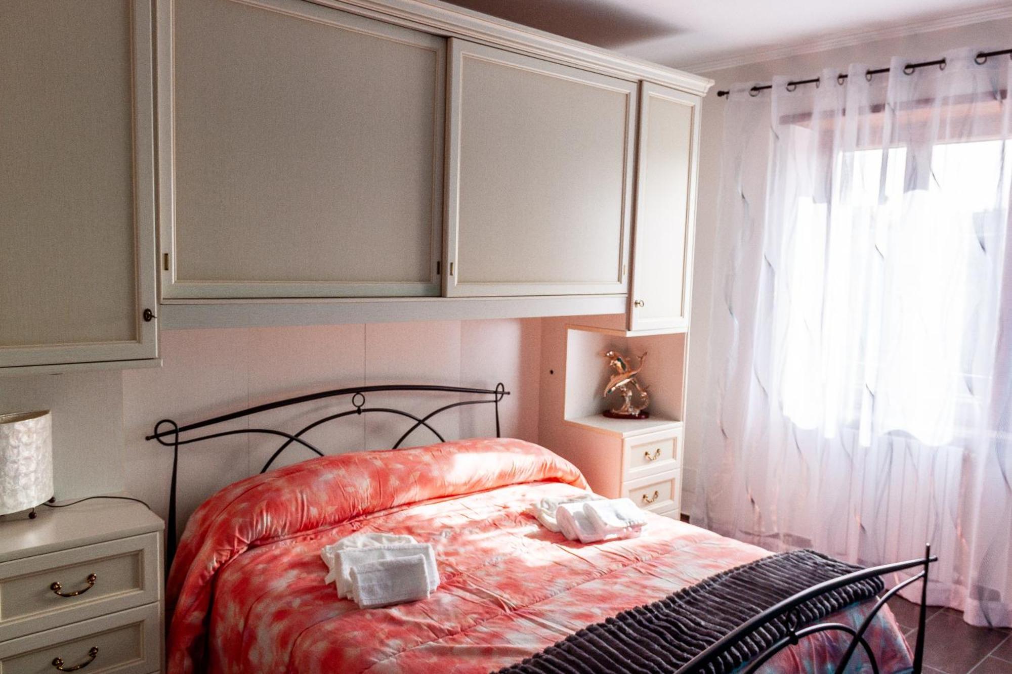 A Casa Di Marco Guesthouse - Apt Di Ciampino E Stazione Per Roma Marino Buitenkant foto