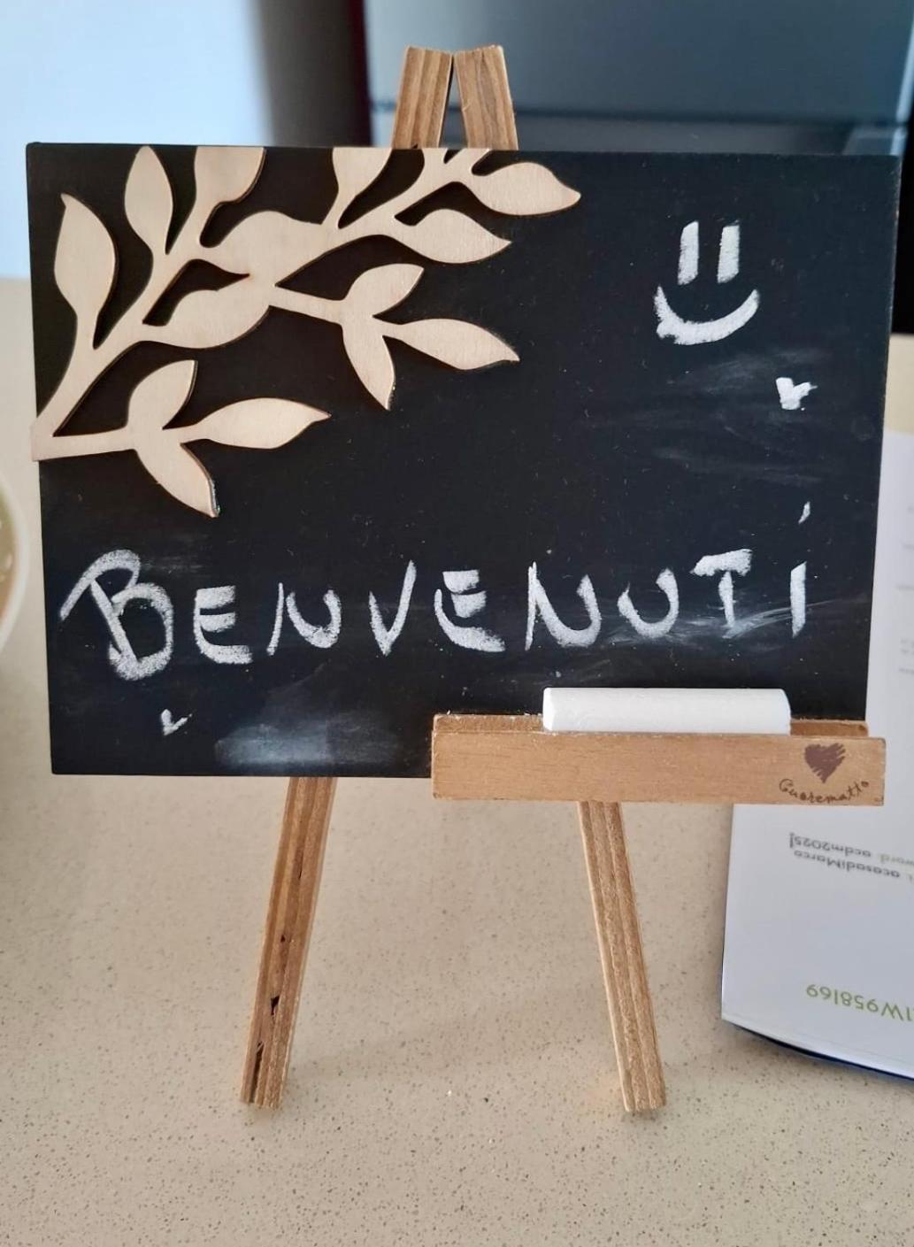 A Casa Di Marco Guesthouse - Apt Di Ciampino E Stazione Per Roma Marino Buitenkant foto