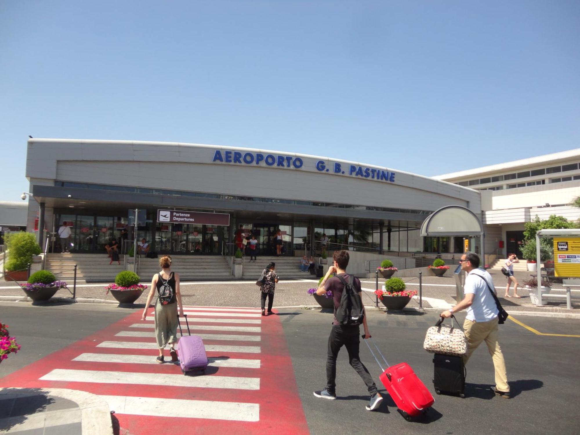 A Casa Di Marco Guesthouse - Apt Di Ciampino E Stazione Per Roma Marino Buitenkant foto